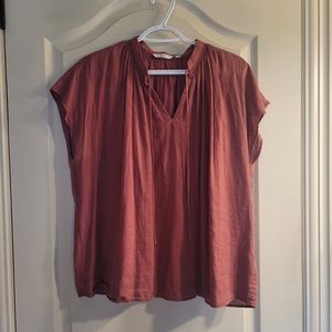 Uniqlo linen/rayon top